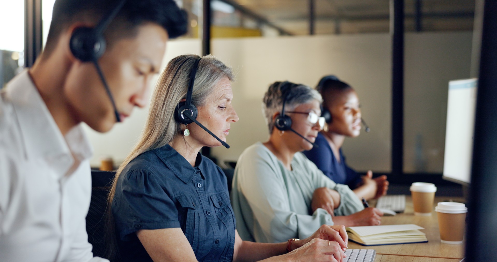 Outsourced call centre, outsourced customer services